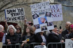 US-POLITICS-TRUMP-TAX-PROTEST