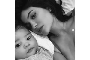 kylie jenner y stormi 2018.jpg