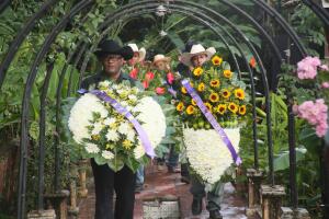 funeral de El Pollo en El Chapo
