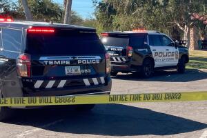Sospechoso de matar a su padrastro es herido en tiroteo con la policía de Tempe