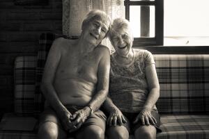 Pareja de señores mayores