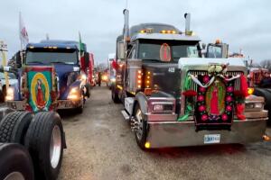 Caravana de camiones rumbo al Cerrito del Tepeyac en Chicago