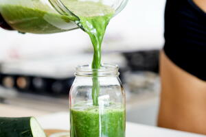 suco-verde-pronto-1116-1400x800.jpg