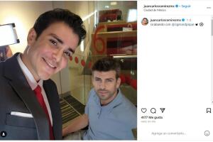 El actor Juan Carlos Ramírez presumió esta 'selfie' con Gerard Piqué.