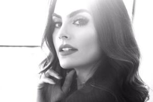 Ximena Navarrete y novio