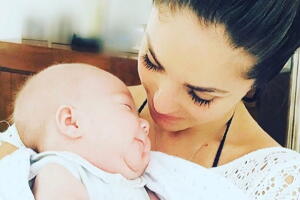 Anahí y su bebé Manuel