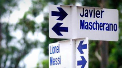 Los dos grandes del fútbol argentino ya tienen una calle a su nombre