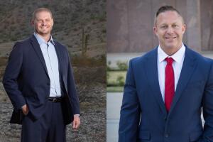 Los candidatos republicanos al congreso de EEUU Daniel Wood, (izq) y Josh Barnett.