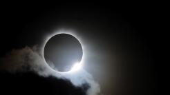 Eclipse de Sol: cómo verlo en vivo y a qué hora se oscurecerá el cielo por completo