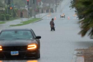 Hilary récords de lluvia tormenta tropical sur de California