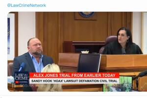 Alex Jones pillado en una posible mentira