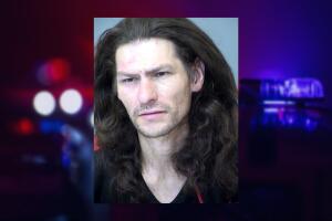 Policía resulta gravemente herido después de responder a un robo en Phoenix