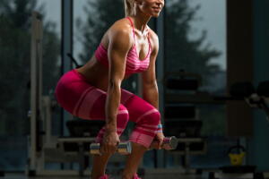 exercicio-agachamento-academia_0.jpg