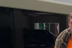 A MATAR PITONES.

Unas trescientas personas se han apuntado ya al concurso convocado en Florida para reducir la población de pitones birmanas, una de las serpientes más grandes del mundo y que está invadiendo el Parque Nacional de los Everglades. Ver toda la información