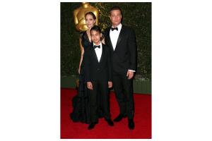 Maddox fue adoptado legalmente por Brad Pitt en 2006.