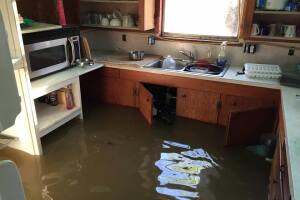 Deweyville, Texas se encuentra bajo el agua