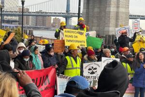 Trabajadores excluidos empujan programa de desempleo en NY