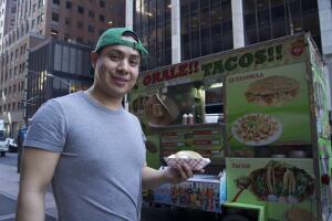 Latinos sacan provecho del Desfile de San Patricio