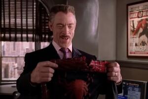 james jonah jameson con el traje de spiderman.jpg