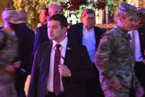 William Barr dirigió el lunes la violenta represión de manifestantes pacíficos frente  a la Casa Blanca.