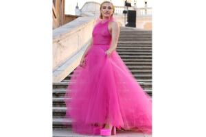 Florence Pugh - Famosas que han brillado con un vestido rosa Getty Images .jpg