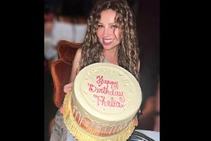 Thalía festejó su cumpleaños junto a su esposo e hijo