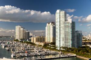 Marina and Condos in Miami