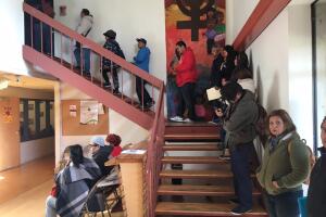 Migrantes en fila por consultas legales en Los Ángeles