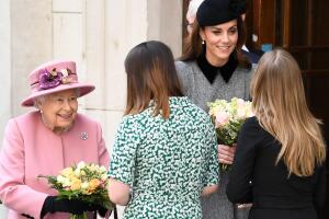 Kate Middleton y la reina