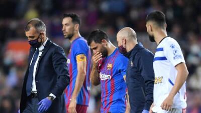 Kun Agüero tuvo un ataque de taquicardia en pleno juego ante el Alavés; pasará la noche en el hospital | Deportes La Liga | TUDN Univision