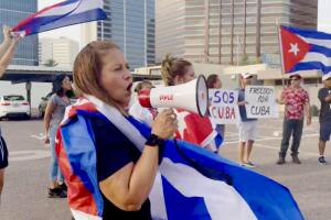 Cubanos en Arizona se manifiestan contra la represión en la isla