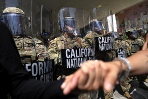 Trump ordena el despliegue de 2,000 efectivos de la Guardia Nacional en Los Ángeles