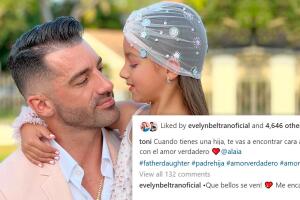Toni Costa publicó esta foto con Alaïa y su novia Evelyn Beltrán mostró beneplácito por verlos juntos. 