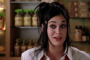 lizzy_caplan.jpg