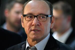 El actor estadounidense Kevin Spacey es señalado por decenas de testimonios por supuesto comportamiento inapropiado.