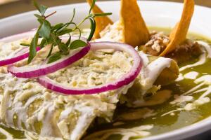 Receta de enchiladas de pollo: el platillo mexicano ideal para las fiestas decembrinas.