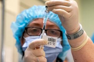 Oregon VA Hospital Administers COVID-19 Vaccine To Staff