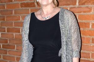 8282-ErikaBuenfil004.jpg