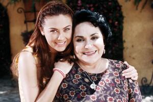 carmen-salinas-aracely-arambula-abrazame-muy-fuerte.jpeg