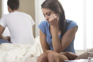 casal-infeliz-cama_5.jpg