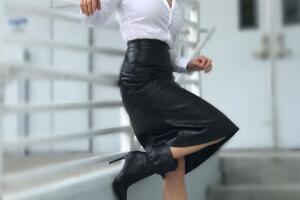 karla botas.jpg