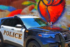 Policía de Tucson demanda a la ciudad por implementar vacuna covid-19 obligatoria para empleados. 