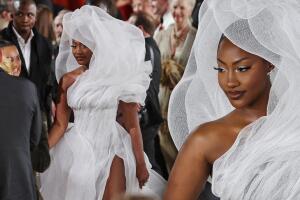 TEMS habla de su polémico vestido en los Premios Oscar con el que tapó la vista a varios