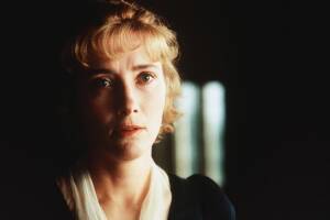 Emma Thompson como Elinor Dashwood en Sense and Sensibility 1995 Grosby (1).jpg