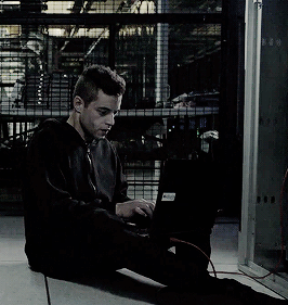 robot-hacker.gif