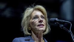 Comité del Senado recomienda nombramiento de Betsy DeVos como nueva secretaria de Educación