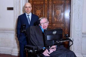 Yuri Milner y Stephen Hawking