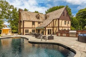 se renta la mansión de El padrino.jpg