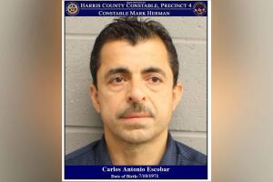 Carrlos Escobar.jpg