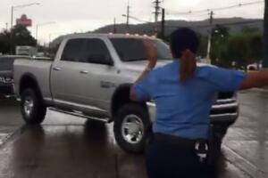 Policía de Puerto Rico dirige el tránsito en medio del apagón